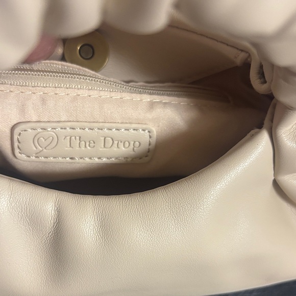 The Drop Cream Shoulder Bag - Picture 3 of 5